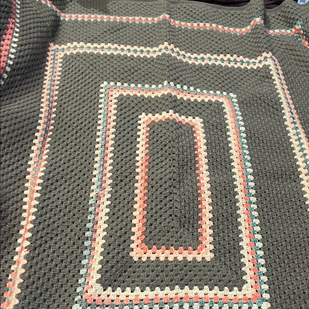 Grandma Ventures Hand Croched Large Granny Sq Blanket Gray w/Southwest Color NEW